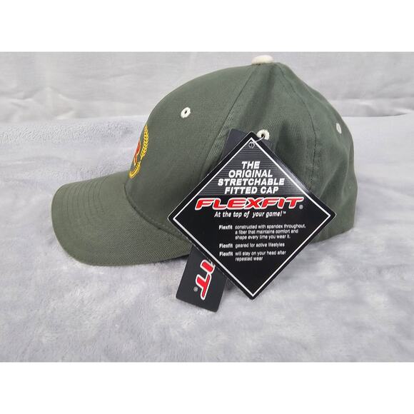 Jr‎ Cigars Men's Embroidered Stitched Logo Flexfit Cap Hat  4 Free Poker Chips - Picture 8 of 14